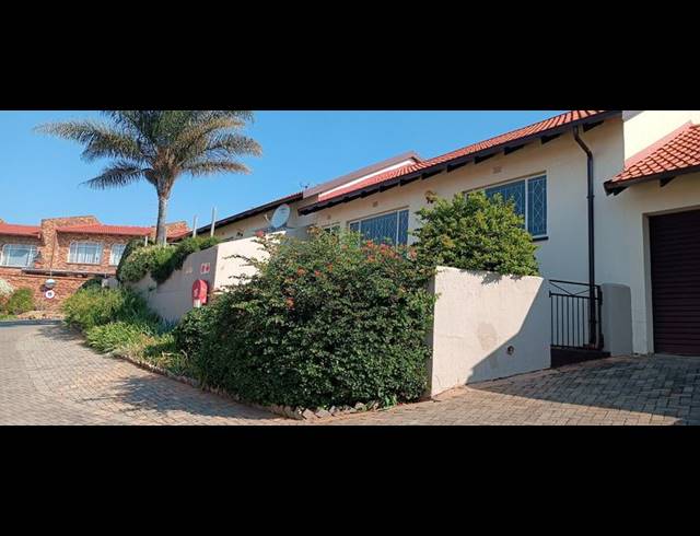 2 BEDROOM TOWNHOUSE FOR SALE IN SILVERFIELDS